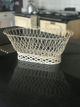 Load image into Gallery viewer, Oval Wire Basket
