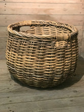 Load image into Gallery viewer, Apple Catcher Round Log Basket