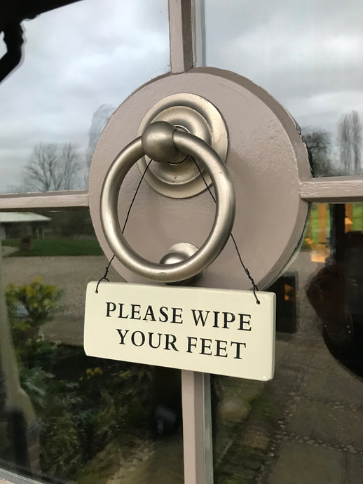 Please Wipe Your Feet Door Sign