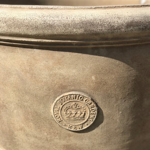 Wakehurst Kew Frostproof  Medium Terracotta Planter